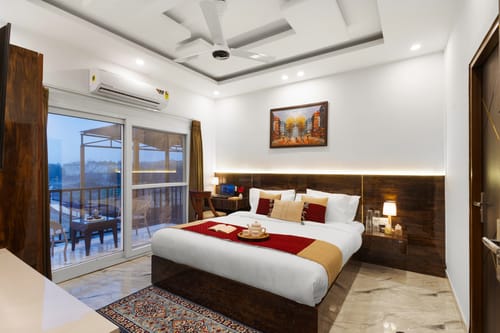 Unique Farmhouse | Pet-friendly 4-BHK Farmhouse With Private Pool, & Garden – 4 bedroom villa in Delhi Ncr, Delhi