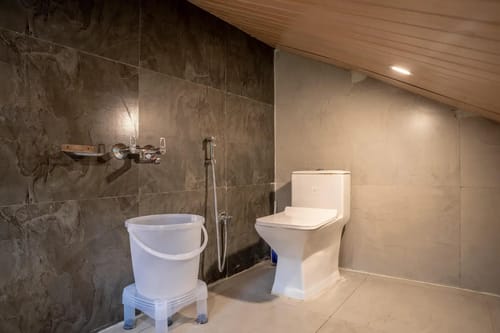 Jibhi Peaks Duplex Cottage With A Hot Tub