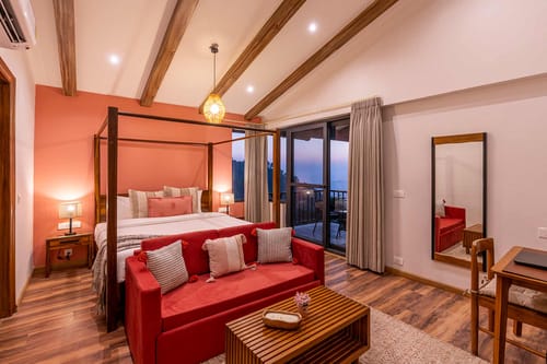 3 Rooms @ Savara w/ Heated Infinity Pool and Jacuzzi Villa in Kasauli
 – 3 bedroom villa in Kasauli, Himachal Pradesh