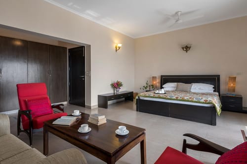 Horizon W/ Outdoor Pool – 4 bedroom villa in Kasauli, Himachal Pradesh