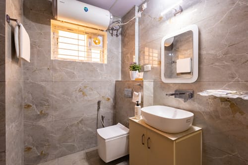SLV Ventures Abhignya | 2-BHK Urban Stay With Private Balcony & Green View With Lift – 2 bedroom villa in Bengaluru, Karnataka