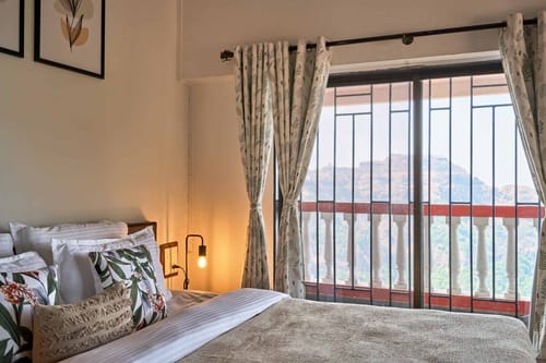 Cliffhanger Solitude - Gaganbawada