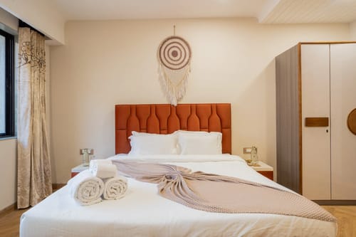 Kamerios Skye | 1-BHK | Jacuzzi | Balcony | Rooftop Pool | Lift  – 1 bedroom villa in North Goa, Goa