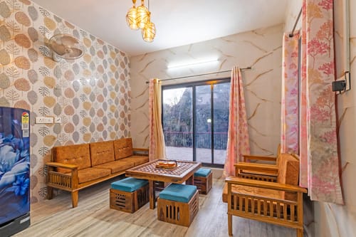 Vyasa Resorts | 2-BHK Duplex Cottage With Lounge Area, Balcony & Picturesque Hill Views| 5 mins From Mussorie Lake – 2 bedroom villa in Mussoorie, Uttarakhand