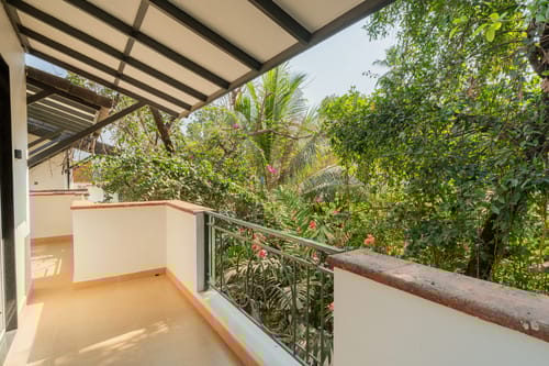Laguna Camellia | Opulent 4-BHK Getaway Near Popular Beaches With Private Pool, Balcony & Indoor Bar