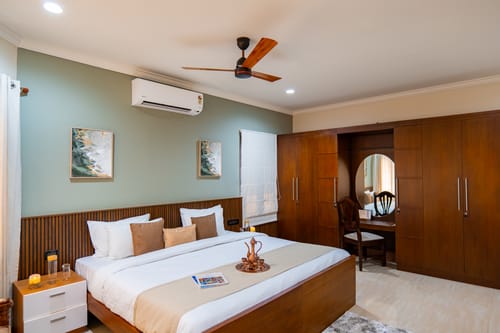 Valiyaveetil Mansion | 5-BHK Mansion With Private Pool, Home Theatre, Garden & Lift | Near New Marine Drive – 5 bedroom villa in Kochi, Kerala