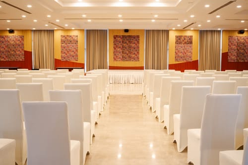 Eternal Oasis City View Suite | Elegant 1-Room Retreat With Restaurant, Banquet Hall & Lift – 1 bedroom villa in Delhi-ncr, Haryana