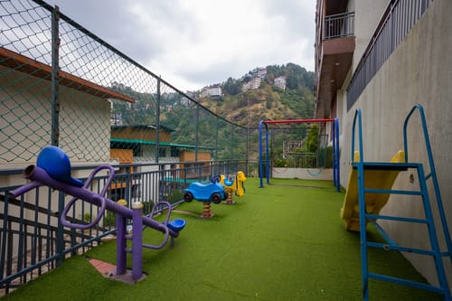 Cliff Vallis | Hill View 3-BHK Apartment with Balcony & Common Play Zone – 3 bedroom villa in Shimla, Himachal Pradesh