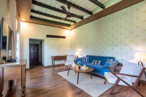 Pine Estate w/ Complimentary Breakfast – 6 bedroom villa in Shimla, Himachal Pradesh
