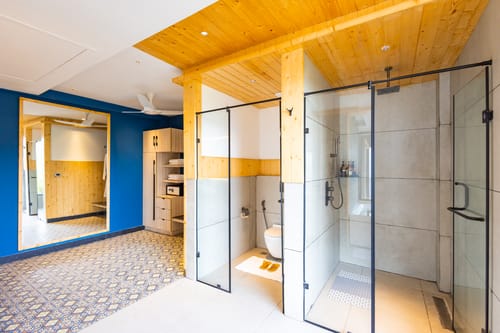 The Retreat Villa | 4-BHK Hillside Retreat with Indoor Pool, Jacuzzis | Near Kasauli Hill Station – 4 bedroom villa in Kasauli, Himachal Pradesh