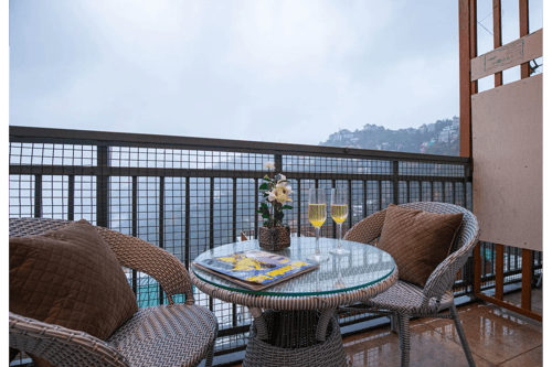 Cliff Crest | 2-BHK | Kitchen | Outdoor Sitting Area | Lift – 2 bedroom villa in Shimla, Himachal Pradesh