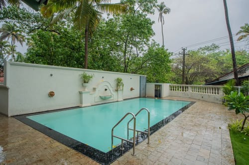 Villa Frienders | Indo-Portuguese 5-BHK Villa With Private Pool & Lift Near Popular Beaches – 5 bedroom villa in North Goa, Goa