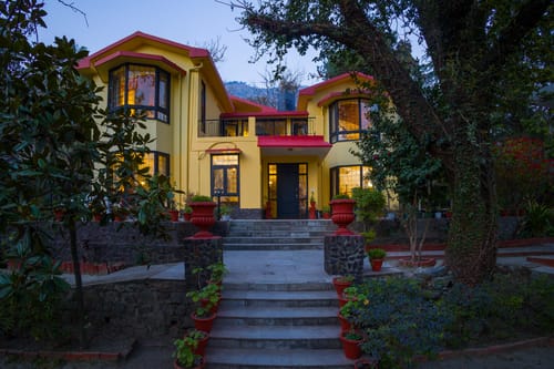 Thistle House | Pet-friendly 4-BHK Hideaway with Gazebo & Terrace by Bhimtal Lake – 4 bedroom villa in Nainital, Uttarakhand