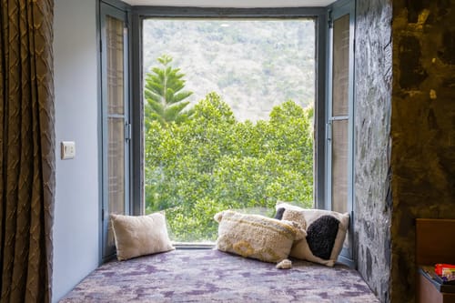 Zephyr Stoneva | Peaceful Mountain Retreat With Pool, Gym & Dining – 1 bedroom villa in Mussoorie, Uttarakhand