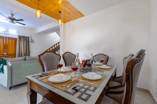 Vyasa | 3-BHK Cottage With Private Balcony & Hill Views | 5 mins From Mussoorie Lake – 3 bedroom villa in Mussoorie, Uttarakhand