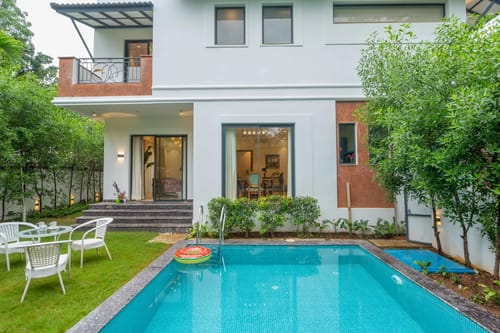 Laguna Aura | 4-BHK | Pvt Pool & Garden | Bar