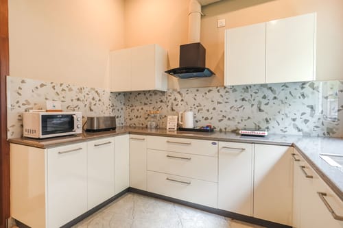 Dochi  |  4-BHK apartment with Hill Views, Living Room, & Balconies – 4 bedroom villa in Kasauli, Himachal Pradesh