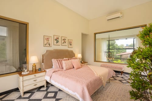 PUro Sol | 3-BHK Villa In a Gated Complex With Private Pool & Bathtub | Near Popular Beaches