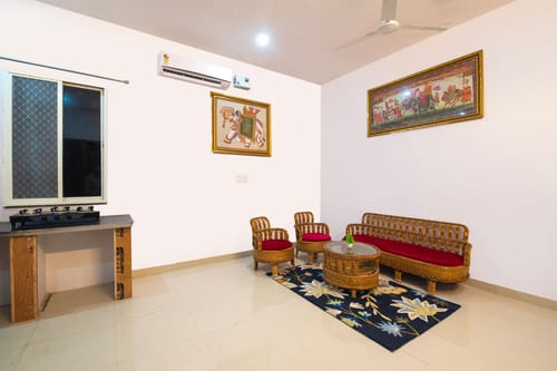 Colonel Retreat | 3-BHK Hideaway with Private Pool & Gardens Near Ubeshwar Mahadev Temple – 3 bedroom villa in Udaipur, Rajasthan