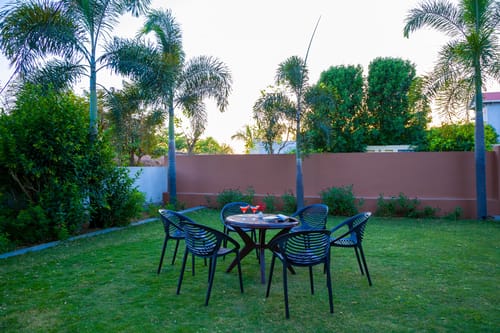 Jeevan Tara Villa | 3-BHK Pet-friendly Retreat: Private Pool, Garden & Scenic Views – 3 bedroom villa in Udaipur, Rajasthan