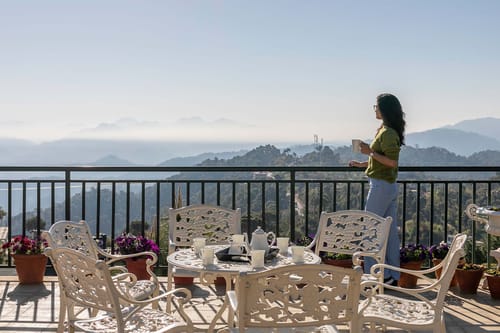 Villa Mountain Crest w/ Outdoor Pool – 6 bedroom villa in Kasauli, Himachal Pradesh