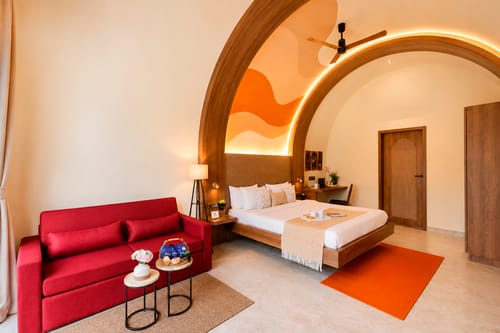 Tanira Farms Moonrise | Contemporary Pet- friendly Igloo Cottage with Pool, Bar and Garden – 1 bedroom villa in Bengaluru, Karnataka