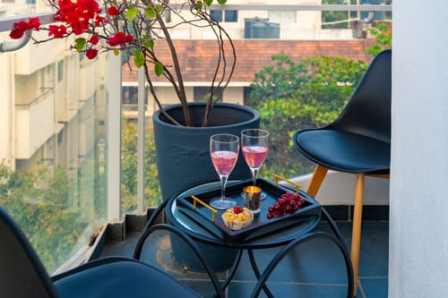 The Jazminn Skyglass | 3-BHK Pet-friendly Apartment with Balcony | Near Bengaluru Palace – 3 bedroom villa in Bengaluru, Karnataka