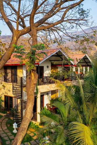 Meadow Suite Room 1 w/ Jacuzzi @ Ever Falls – 4 bedroom villa in Karjat, Maharashtra
