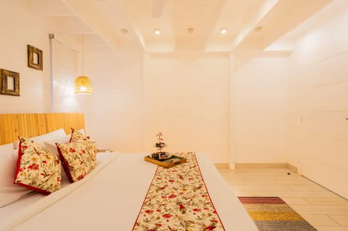 House of Neptune | 3-BHK Retreat with Gazebo & Bar | 10 mtrs from Ashwem Beach