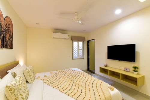 Auric Lake Villa | 2-BHK Villa With Shared Plunge Pool and Terrace| Near Fateh Sagar Lake – 2 bedroom villa in Udaipur, Rajasthan