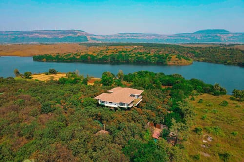 Nihira Farms w/ Lake View - Kamshet – 4 bedroom villa in Lonavala, Maharashtra