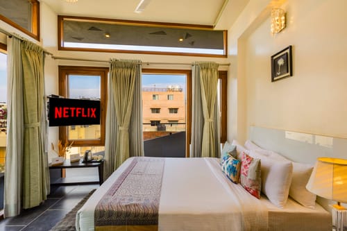 The Jazminn Skyglass | 3-BHK Pet-friendly Apartment with Balcony | Near Bengaluru Palace – 3 bedroom villa in Bengaluru, Karnataka