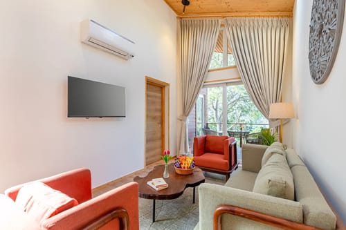 Sirmour Baag Merlot | Hillside Pet-friendly Cottage With Jacuzzi, Balcony & Restaurant