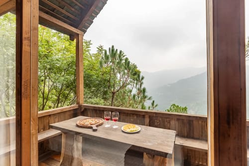 Suro Woodbine Chalet | Pet-friendly Suite With A Balcony, Restaurant & Outdoor Seating – 1 bedroom villa in Shimla, Himachal Pradesh