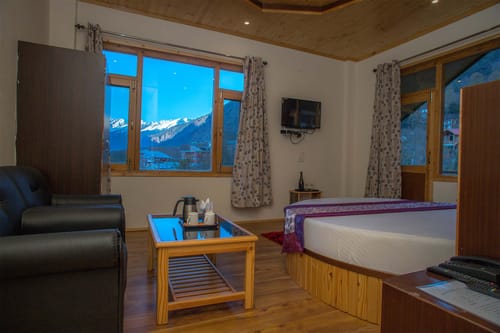 3 Rooms @ Stonehurst Cottage – 3 bedroom villa in Manali, Himachal Pradesh