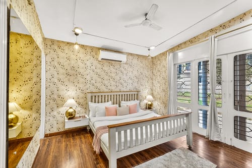 Crystal Farms | Pet-friendly 3-BHK Farmhouse with Private Pool, Bar, Garden & Elegant British Interiors | Close to Qutub Minar – 3 bedroom villa in Delhi NCR, Delhi