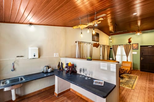 Twisted Tree Together | 2-BHK Pet-Friendly Villa with Shared Pool, Bar & Restaurant – 2 bedroom villa in Coorg, Karnataka