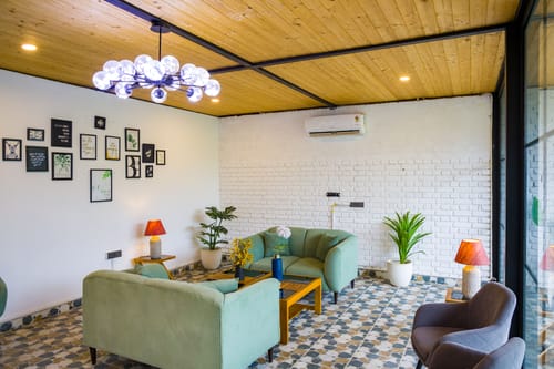 Raha Farms | 4-BHK Pet-friendly Villa with Private Pool, Restaurant, Shared Pool, Game Zone, & Gym on 5.5-Acre Land – 4 bedroom villa in Delhi Ncr, Delhi