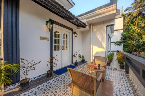 Goan Bliss Junior Suite | Spacious Boutique Suite with Living Room, Private Terrace, Shared Pool, Restro, Spa & Library – 1 bedroom villa in South Goa, Goa