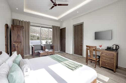 Kasturi | Pet-Friendly Rooms With Views of Sajjangarh Palace & Plunge Pool – 2 bedroom villa in Udaipur, Rajasthan