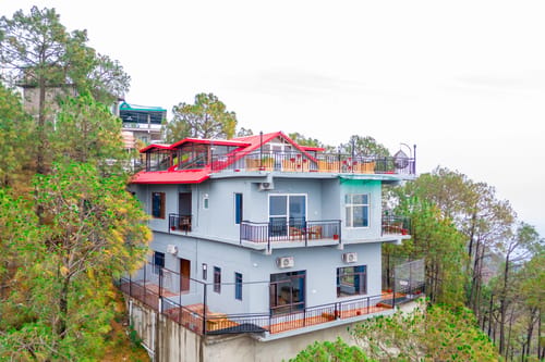 Archee’s Villa | 6-BHK property with gaming zone, attic, open dining and 360° mountain views – 6 bedroom villa in Kasauli, Himachal Pradesh