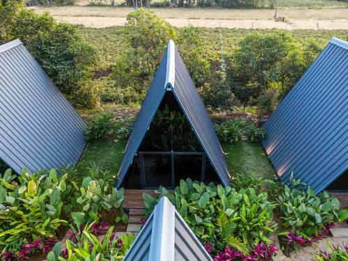 Inara Retreat | Pet-Friendly 1- Cottage with a Mezzanine Loft, Shared Pool, and Garden – 1 bedroom villa in Bengaluru, Karnataka