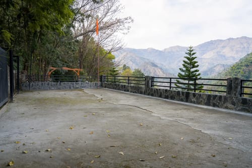 Zephyr Utopia | 1 Premium Room Featuring Shared Pool, Gym & Restaurant With Hill Views – 1 bedroom villa in Mussoorie, Uttarakhand