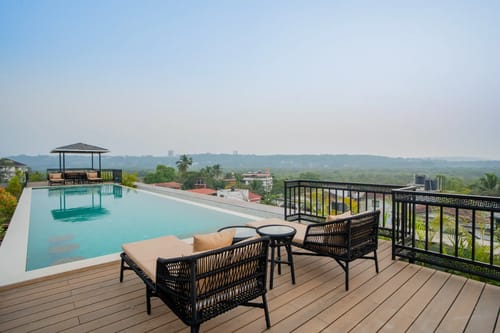 Kamerios Regalia | Elegant Pet-friendly 2-BHK Apartment With Rooftop Pool & Lift – 2 bedroom villa in North Goa, Goa