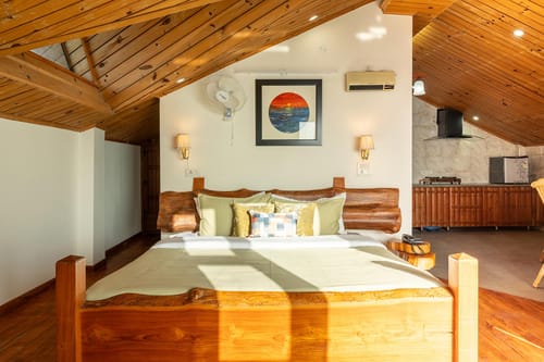 The Rustic Retreat – 4 bedroom villa in Kasauli, Himachal Pradesh