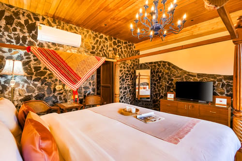 Zephyr Utopia | 1 Premium Room Featuring Shared Pool, Gym & Restaurant With Hill Views – 1 bedroom villa in Mussoorie, Uttarakhand
