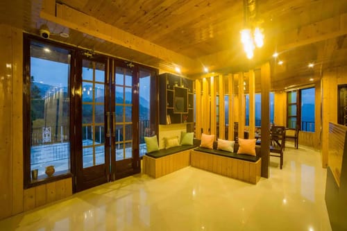 Pine Shadow Fuchsia | Hillside Retreat With Picturesque Balcony & Restaurant – 1 bedroom villa in Shimla, Himachal Pradesh