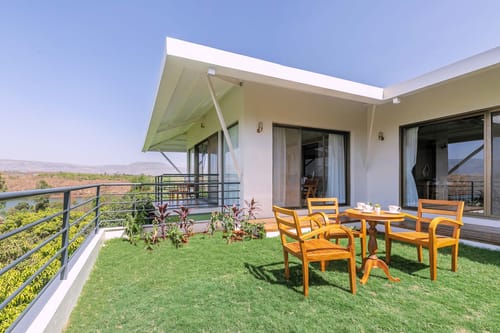 Nihira Farms w/ Lake View - Kamshet – 4 bedroom villa in Lonavala, Maharashtra