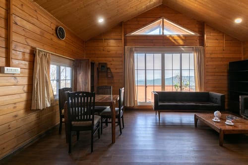 Sara's Chalet Three – 3 bedroom villa in Nainital, Uttarakhand