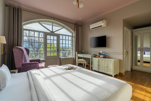 Hues @ The Mansion – 6 bedroom villa in Kasauli, Himachal Pradesh